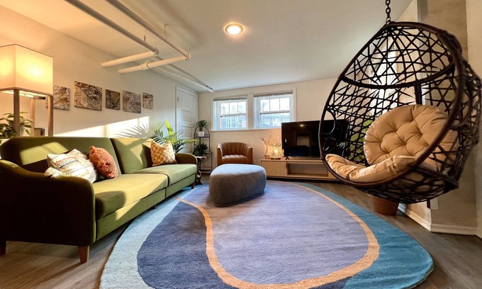 Logan Square Appartement | Stylish 2BR Apt in Irving Park