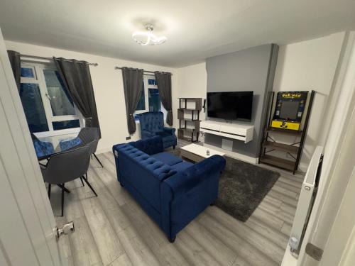 Forest Hill Appartement | Stylish 2BR, Fast Wifi with balcony