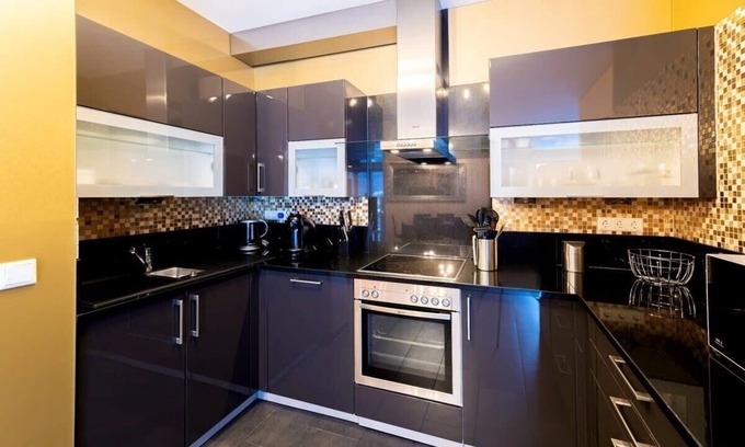 Limpertsberg Appartement | Spacious 2BR Apartment w Terrace, Parking, Near DT