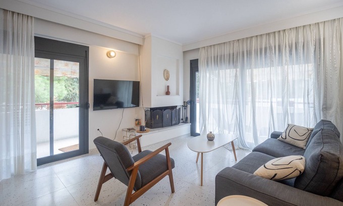 Kalamaria Appartement | Stylish 3-Bed Flat in Kalamaria, Thessaloniki