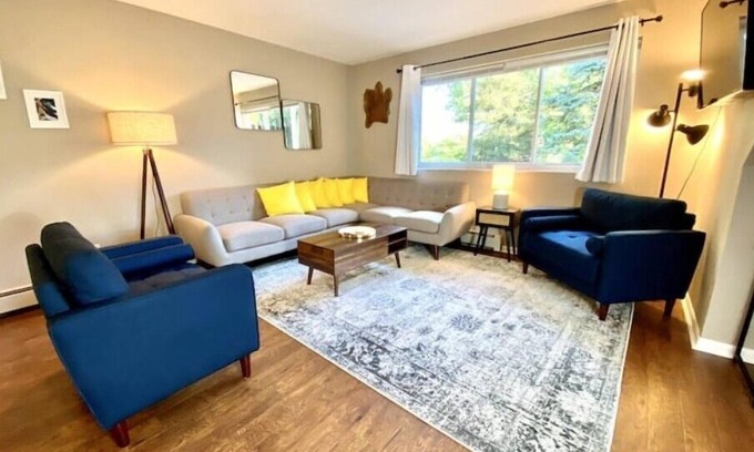 Ann Arbor Maison | Rare Find: 3-Bedroom 1 Mile from Downtown & Michigan Stadium w/ Free Parking