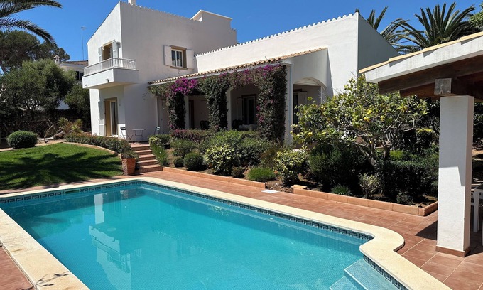 Punta Prima Villa | Villa privée avec piscine, WiFi, 3 chambres, 3 salles de bains, quartier résidentiel calme