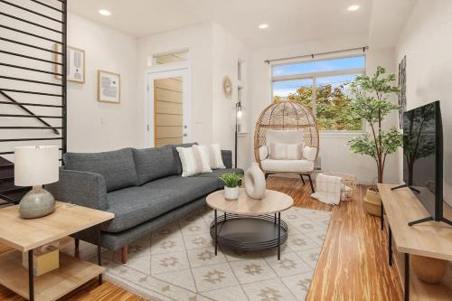 Minor Maison | Stylish 3 BR Capitol Hill Home With 96 Walk Score