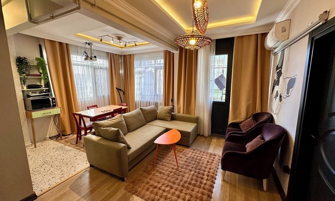 Emin Sinan Appartement | Stylish 3 Room Flat 3 AC, WiFi Walk to Grandbazaar High speed WiFi , AC