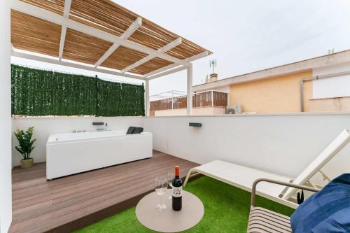 El Molinillo Maison | Stylish 3BD with Rooftop Jacuzzi - Las Artes