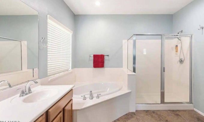 Glendale Maison | Stylish 3BR/2BA in Gated Community-Walk to Westgate Entertainment District!