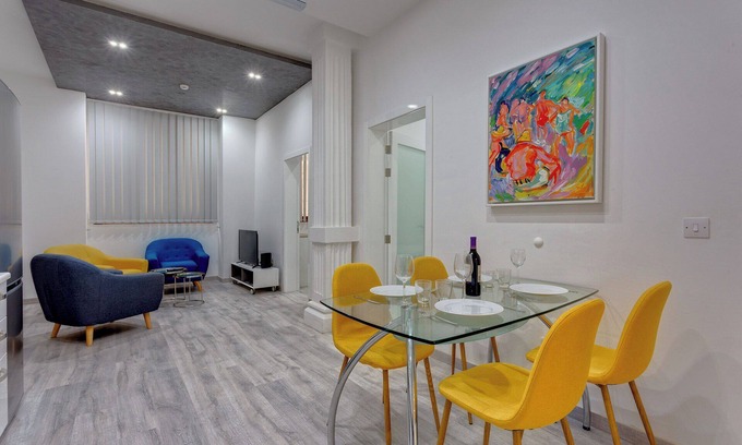 Tower Road Appartement | Stylish 3BR Apartment, Fantastic Location Sliema