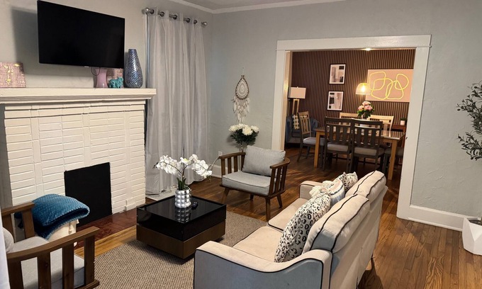 Birmingham Maison | Stylish 3BR Home Sleeps 8 w/Grill – Near CrossPlex & Downtown