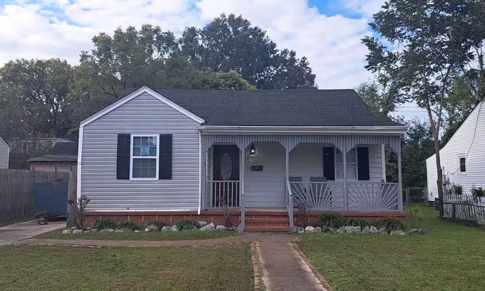 Portsmouth Maison | Stylish 3BR Retreat Near Hospitals, Shipyard, and Casino.