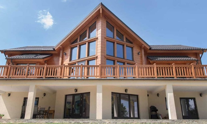 Bran Chalet De Ski | Stylish 5-Bedroom Chalet in Beautiful Bran Near Dracula Castle