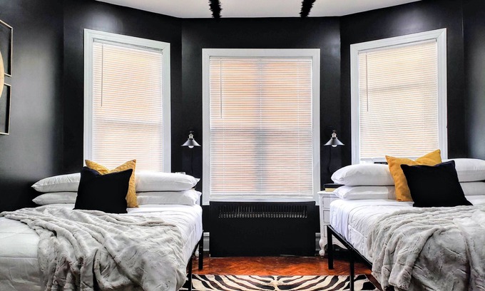Weequahic Maison | Stylish 5-Bedroom Duplex Near NYC for Large Groups/Sleeps 16+Breakfast Included