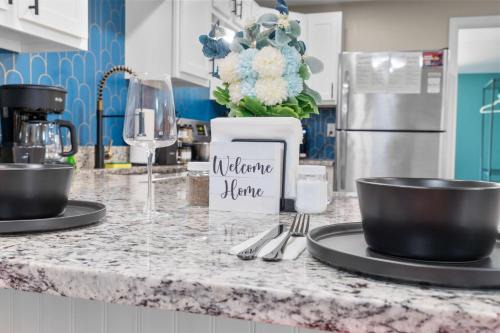 Westside Norwich Maison | Stylish, 5 Queen Beds, 21mi To Mohegan