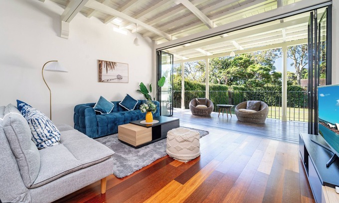 Strathfield Maison | Stathfield Stylish 6br house with Pool/Tennis