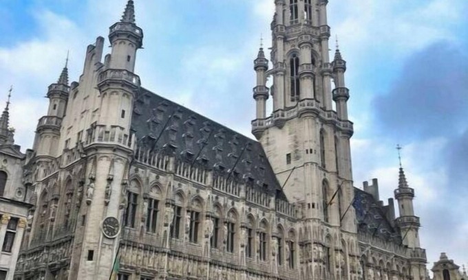 Ilot Sacre Appartement | Stylish AirConditioned Studio Suite Grand Place 3