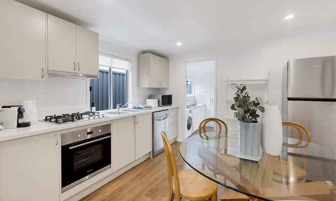 Alexandria Maison | 3 Bed Terrace - Prime Location, modern comforts
