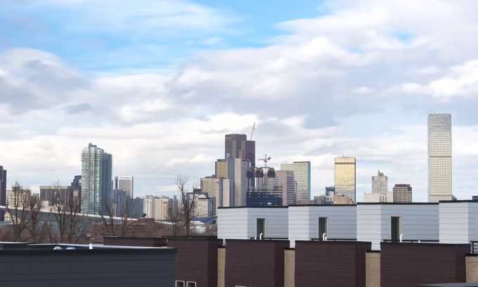 Lincoln Park Maison | Maison de ville neuve et meublée près de DT Denver