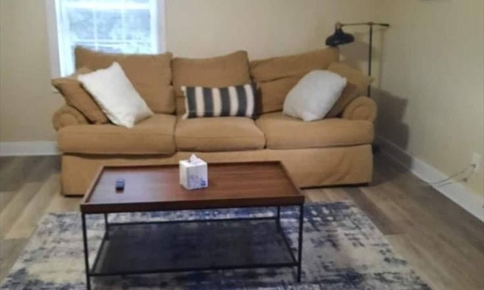 Fifeville Maison | Stylish and Convenient with WiFi & Fenced yard