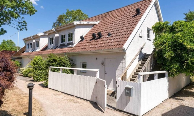 Skanor Appartement | Stylish and Inviting Beach Getaway in Falsterbo