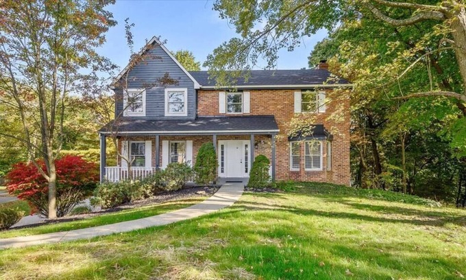 Ingomar Maison | Stylish and Spacious 5 Bedroom House in Wexford/Pittsburgh with Game Room