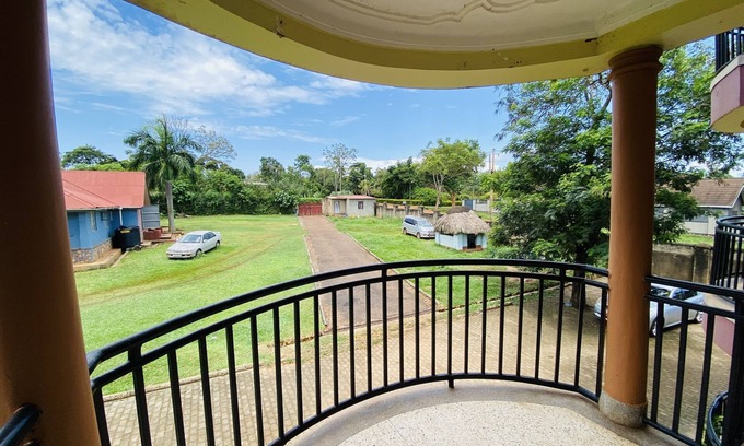 Jinja Maison | Stylish and spacious apartment less than 10 minutes walk from town center.
