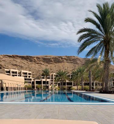 Muscat Appartement | Stylish Apartment with a Jacuzzi (Park&Pool View)