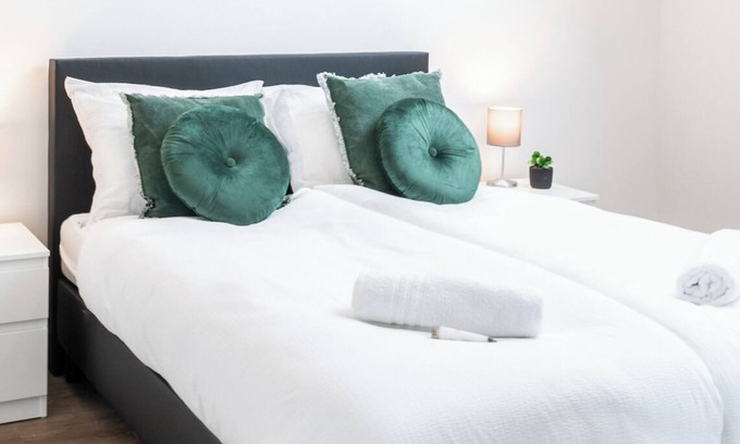 Goirle Appartement | Stylish apartment with free parking, fast WiFi, and easy access to Goirle’s attractions. Sleeps four