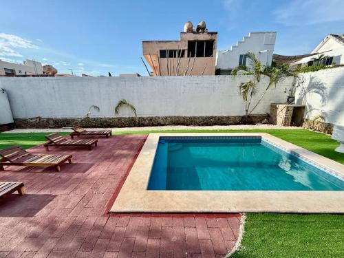 Colonia Campestre Maison | Stylish Apt for 5 Pool & Private Garden