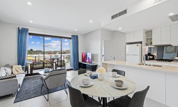 Macgregor Appartement | Stylish Apt w/Balcony Easy Access to Everywhere