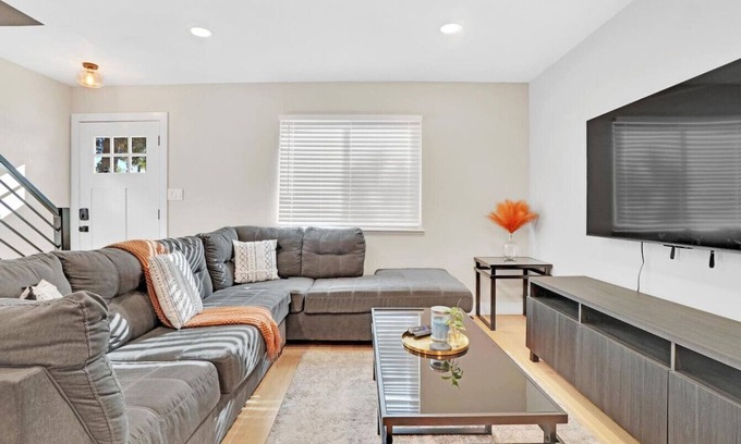 Scenic Heights Maison | Stylish Arvada Duplex | 10 Min to Olde Town & Denver
