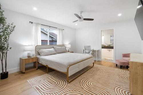 North Austin Civic Association Maison | Stylish Austin Escape 4BR, 2BA, Minutes from Domain, Q2 Stadium