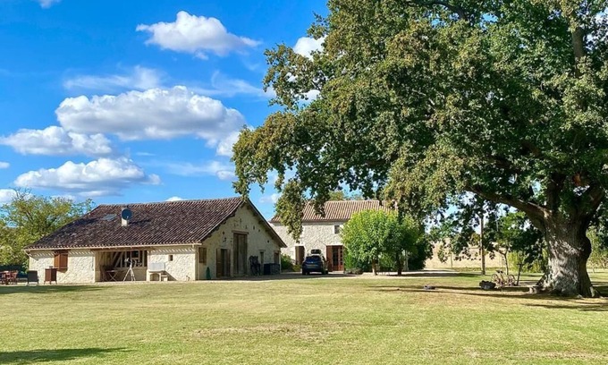 Moustier Maison | Stylish barn conversion with a beautiful private pool and stunning 4ha grounds.