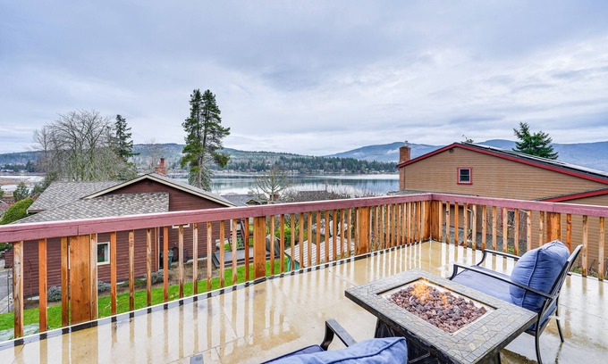 Geneva Maison | Stylish Bellingham Home w/ Lake + Mountain Views!