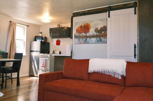 St Ignace Maison | Stylish Cabin by Mackinac