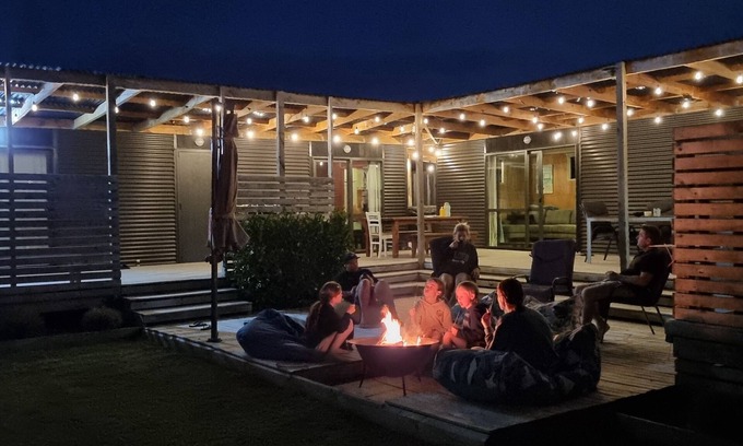 Mangakino Cabine | STYLISH CABIN LIVING WITH HUGE DECKING