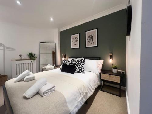 Canton Maison | Stylish Central Apartment