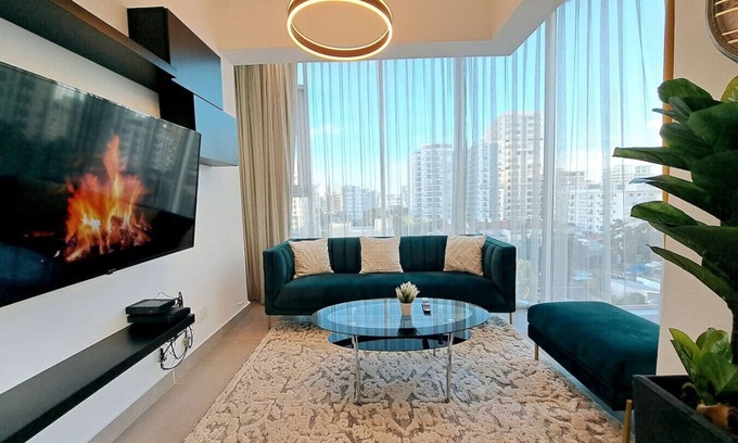 Downtown Santo Domingo Appartement | Stylish, City Center Upscale Condo, Cozy, Full AC, Rooftop Terrace, Great Views