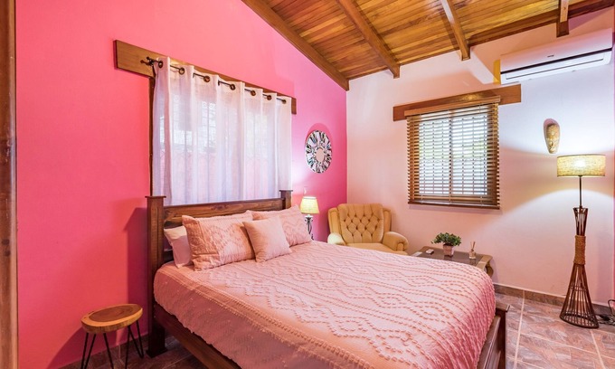 Barrio Las Parcelas Appartement | Stylish Colorful & Cozy Tropical Private Bedroom