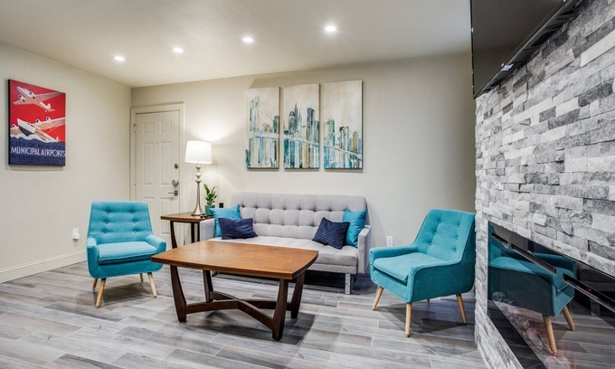 Northeast Dallas Maison | Condo de luxe près de SMU, NorthPark et Greenville Ave avec piscine