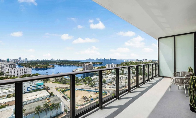 North Beach Appartement | Stylish Condo – Walk to Beach | Amazing Views