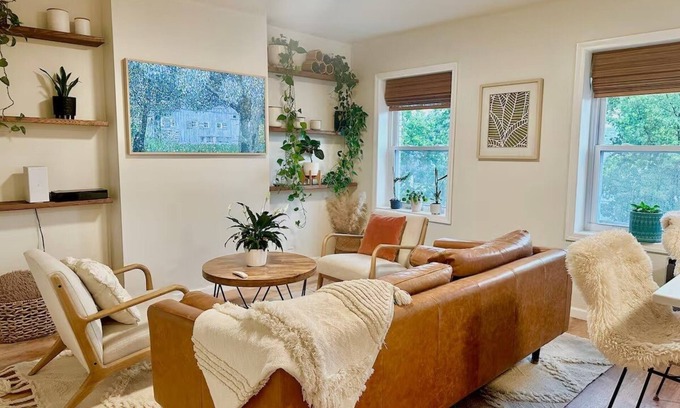 Forest Hill Appartement | Stylish & Cozy Apartment near EWR w/King bed and Central AC