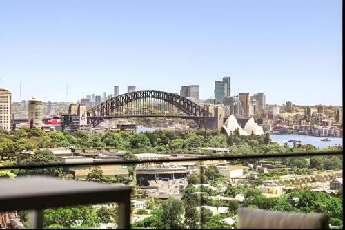 Darlinghurst Appartement | Stylish Double Storey Apt plus Harbour Bridge Views!