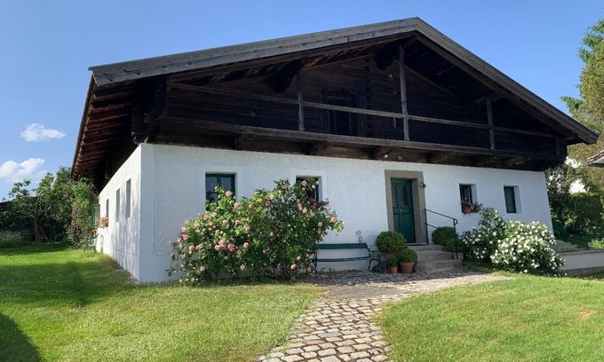 Grafenau Appartement | Stylish dream home (80 sqm) in a listed farmhouse