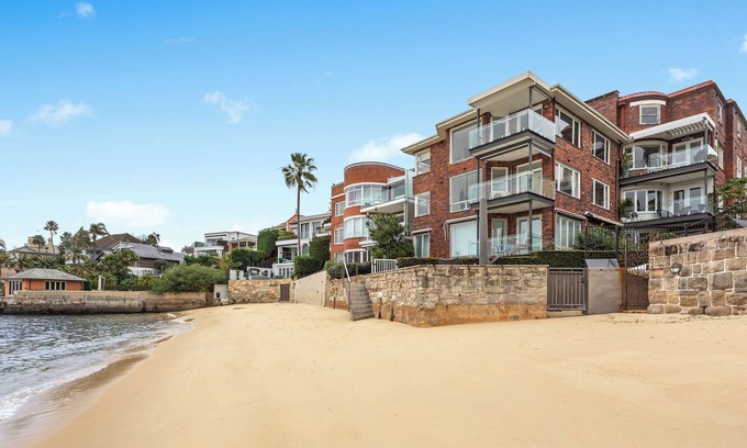 Point Piper Appartement | Stylish & Exclusive Beachfront/Waterfront unit in Point Piper, Sydney Harbour