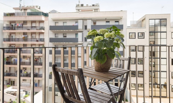 el Fort Pienc Appartement | Elégant appartement avec piscine commune pour 8