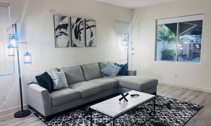Oxnard Maison | Stylish & Fully Renovated Home – Perfect for Relaxation & Adventure!