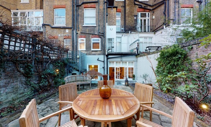 Courtfield Appartement | Stylish garden flat in prime South Kensington, SW7