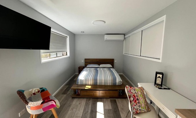 Everton Hills Appartement | Stylish Guest Suite in Everton Hills