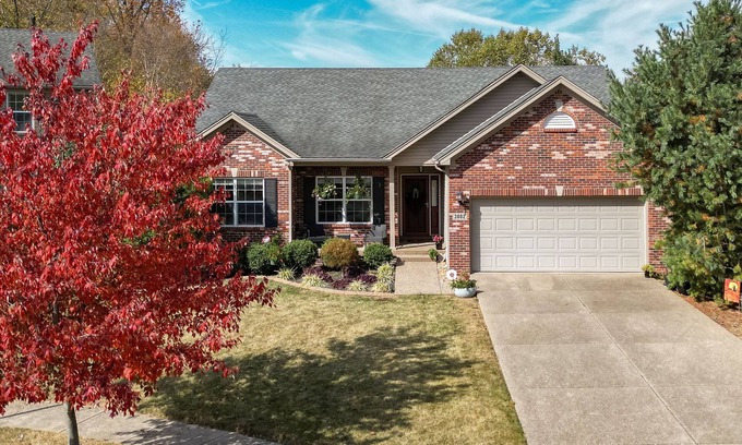 Buechel Maison | Stylish Home on water, minutes from downtown. Secluded and Convenient to it all!