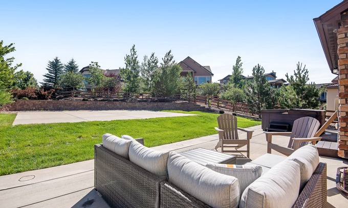 Flying Horse Maison | Stylish home with private hot tub & game room - dog-friendly