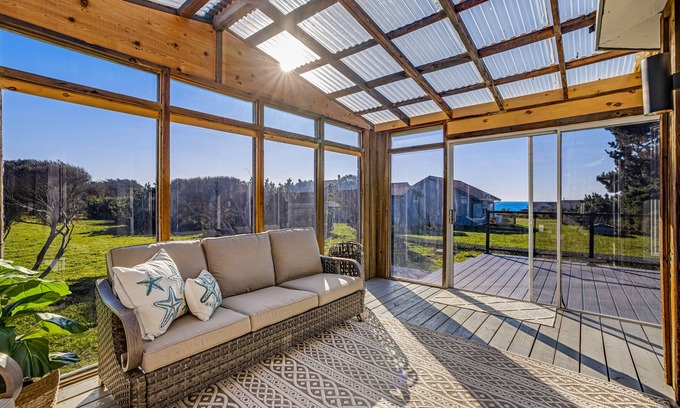 Fort Bragg Maison | Stylish house w/hot tub, fireplace, game room, beach access, sunset/ocean views